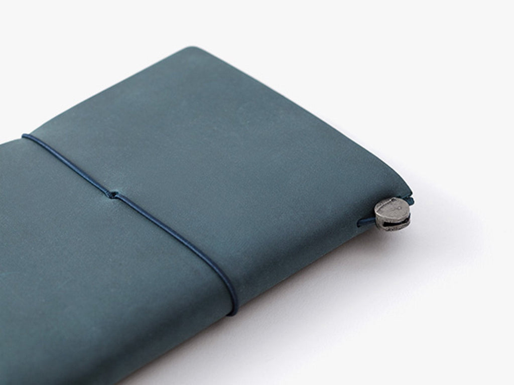 TRAVELER'S Notebook Passport Size - Navy Blue